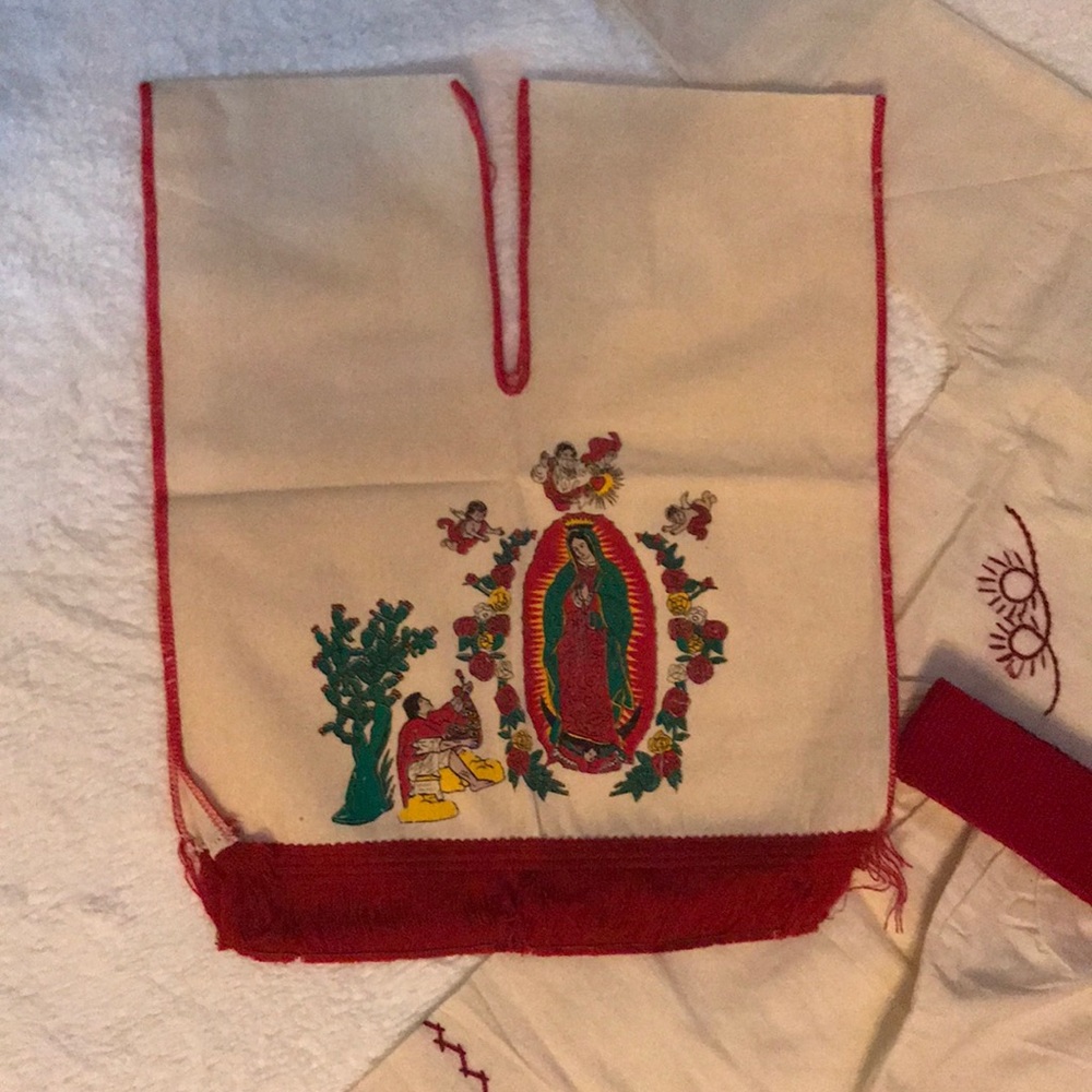 Ropita de nino de indigena - Picture 3 of 8